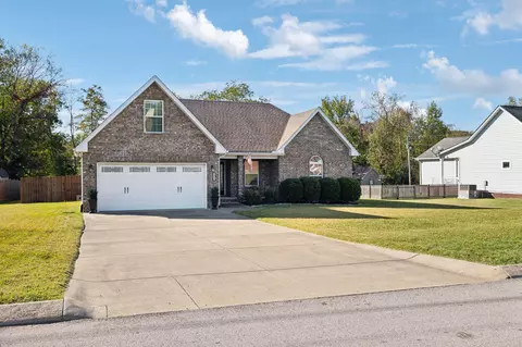 1048 Station Dr, Goodlettsville, TN 37072