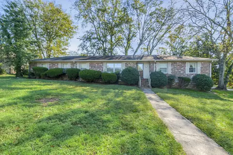 200 Sewanee Cir, Columbia, TN 38401