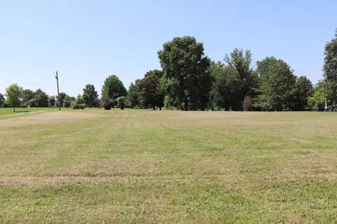 10 E Robertson Rd, Castalian Springs, TN 37031