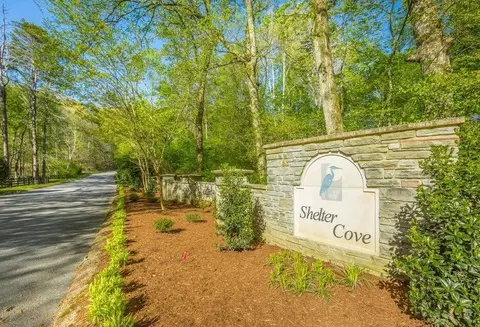 2000 River Bluff Dr, Hixson, TN 37343
