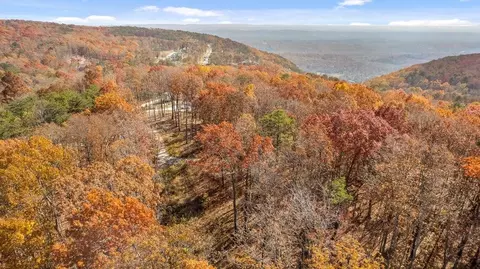 7923 Mountain Laurel Trl, Signal Mountain, TN 37377