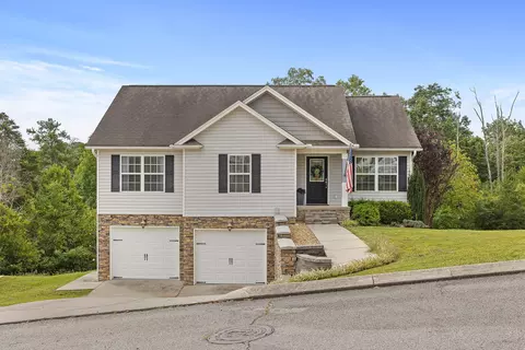 444 Titanium Dr, Hixson, TN 37343