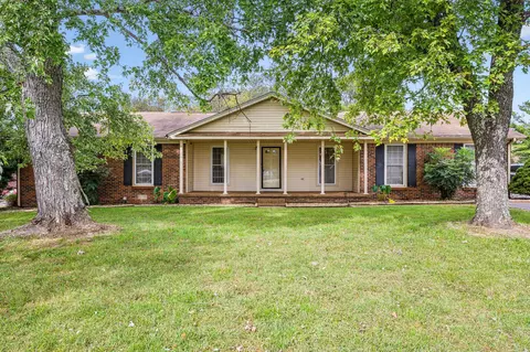 103 Summitt Dr, Columbia, TN 38401