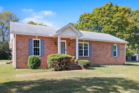 1120 Langwood Dr, Gallatin, TN 37066