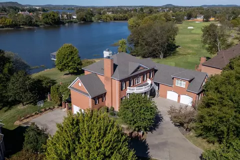 895 Plantation Blvd, Gallatin, TN 37066