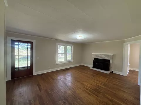 Living - 1893 Briar Patch Rd, Prospect, TN 38477 photo 2 of 3