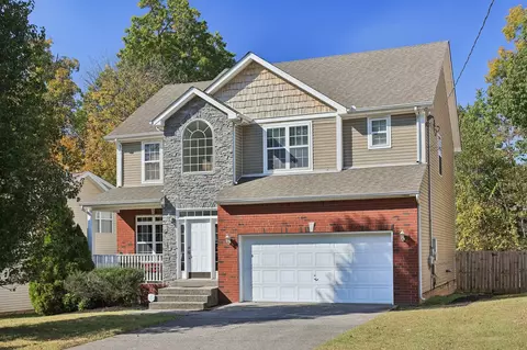1957 Dunedin Dr, Old Hickory, TN 37138