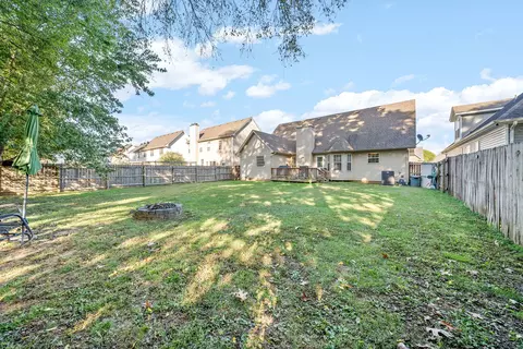 2964 Brewster Dr, Clarksville, TN 37042