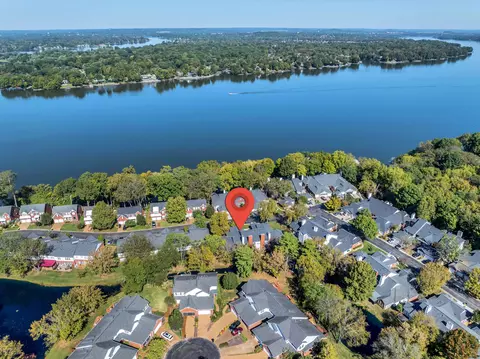 231 Green Harbor Rd #15F, Old Hickory, TN 37138