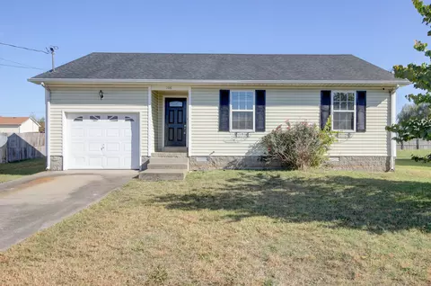 108 Gleaves Ln, Oak Grove, KY 42262