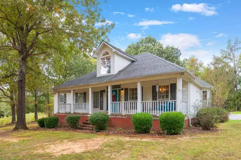 2989 Piney Creek Rd, Lexington, TN 38351