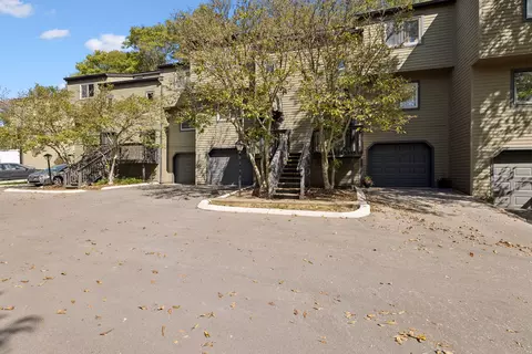 253 Summit Ridge Dr, Nashville, TN 37215
