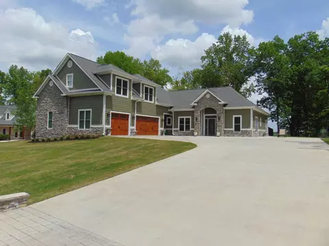 1602 Awalt Dr N, Winchester, TN 37398