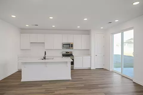 Kitchen - 604 Maple Bend Noble, Dickson, TN 37055 photo 3 of 7