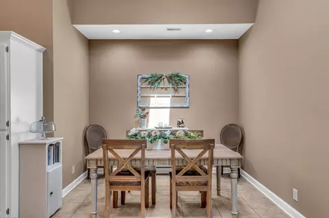 Dining - 705 Blackpatch Dr #20, Springfield, TN 37172 photo 1 of 2