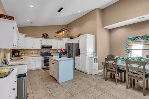Kitchen - 705 Blackpatch Dr #20, Springfield, TN 37172 photo 3 of 4