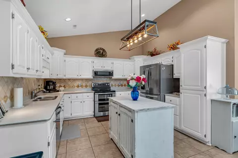Kitchen - 705 Blackpatch Dr #20, Springfield, TN 37172 photo 4 of 4