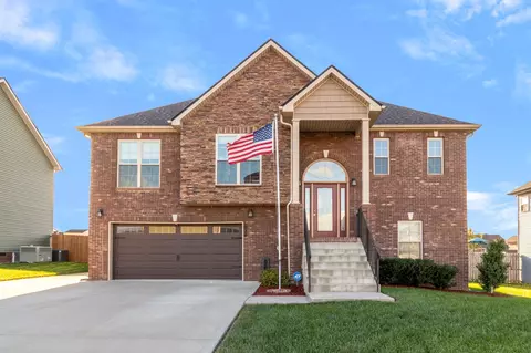 1024 Rushmore Rd, Clarksville, TN 37042