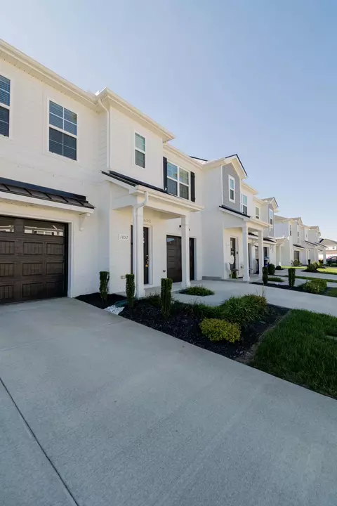 1852 Bethpage Dr, Murfreesboro, TN 37127
