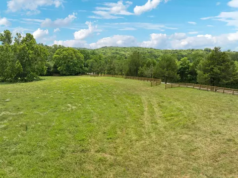 6 Double Branch Rd, Columbia, TN 38401