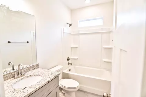 Bath - 455 Spring Meadows Ln, Morrison, TN 37357 photo 3 of 3