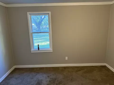 Bedroom - 302 Main St, Ethridge, TN 38456 photo 3 of 5