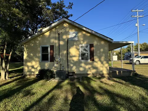 Exterior - 302 Main St, Ethridge, TN 38456 photo 10 of 10