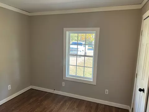 Bedroom - 302 Main St, Ethridge, TN 38456 photo 2 of 5
