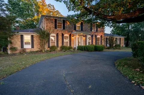 521 E Main St, Loretto, TN 38469