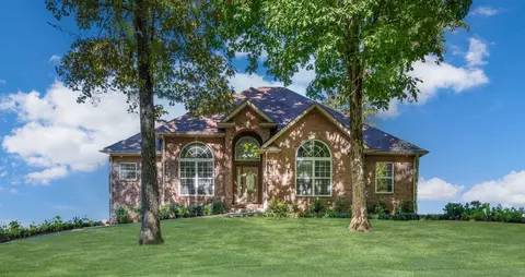 1285 Garton Rd, Burns, TN 37029