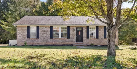 727 Acorn Dr, Clarksville, TN 37043