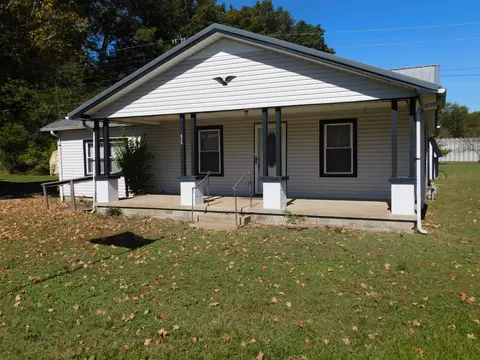415 E Railroad St, Waverly, TN 37185
