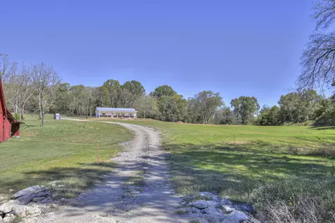 425 Moore Rd, Wartrace, TN 37183
