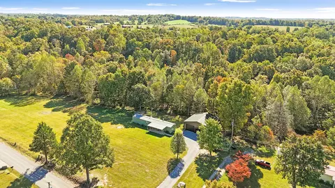 467 Bishop Troutt Rd, Westmoreland, TN 37186