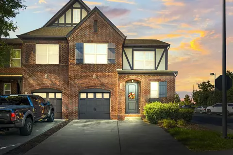 153 Ambassador Pvt Cir, Hendersonville, TN 37075