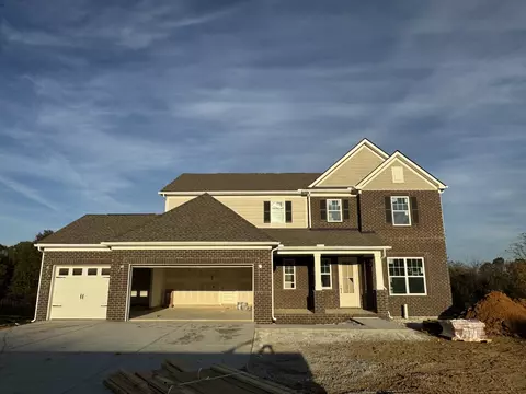 2607 Augusta Trace Dr, Columbia, TN 38401