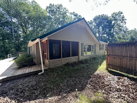 660 Big Sandy River Rd, Camden, TN 38320