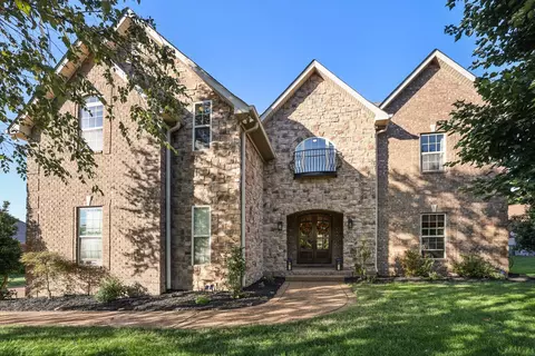 366 Raintree Dr, Hendersonville, TN 37075