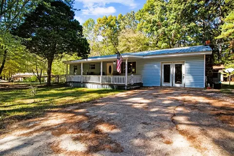 967 Lick Creek Rd, Big Sandy, TN 38221