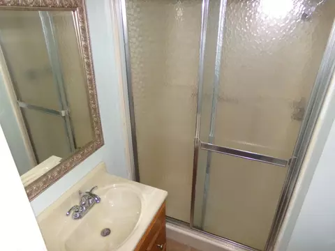 Bath - 37 Hughes Loop, Milan, TN 38358 photo 7 of 10