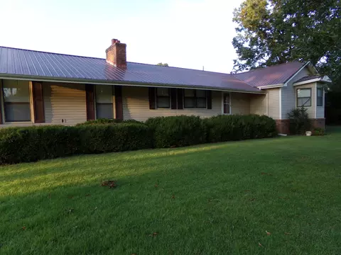 Exterior - 37 Hughes Loop, Milan, TN 38358 photo 2 of 19