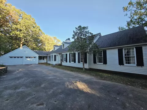 3 W Bartram Rd, Lookout Mountain, TN 37350