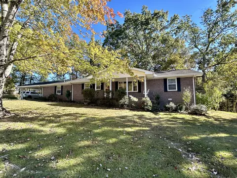 823 Toliver Lake Rd, Manchester, TN 37355
