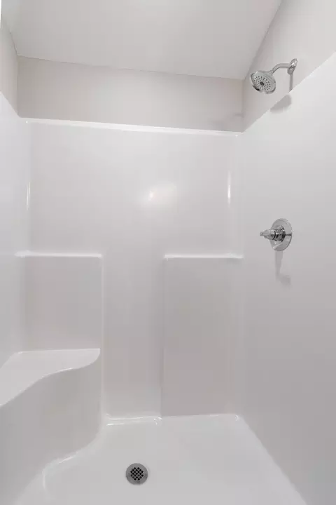 Bath - 2202 Pathfinder Dr, Murfreesboro, TN 37127 photo 3 of 5
