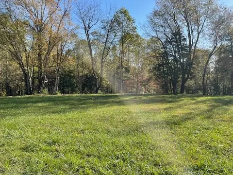 6 Riley Creek Rd, Normandy, TN 37360