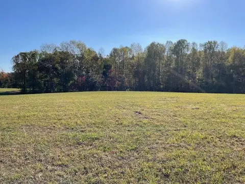 12 Riley Creek Rd, Normandy, TN 37360
