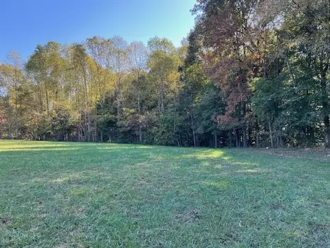 15 Riley Creek Rd, Normandy, TN 37360