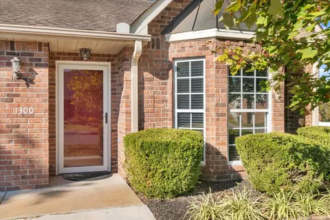 1300 Crofton Park Ct, Columbia, TN 38401