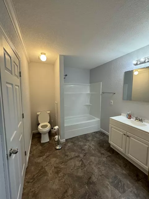 Bath - 191 Williams Rd, Morrison, TN 37357 photo 2 of 5