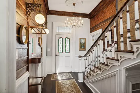 Entry Way - 112 S Central Ave, Centerville, TN 37033 photo 3 of 19